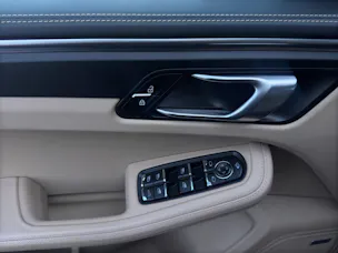 Porsche Macan T