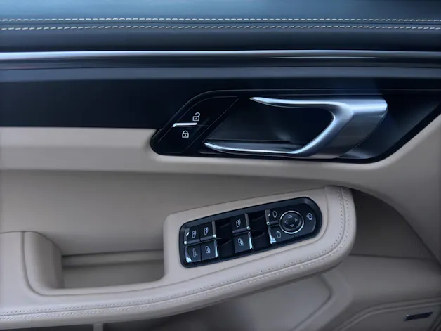 Porsche Macan T