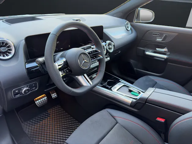 Mercedes-Benz GLA 250 Swiss Star AMG Line 4matic