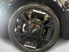 https://vehicle.imgix.net/4403600/ab0738fa-55e0-49b3-be56-16afe66143e2.jpg