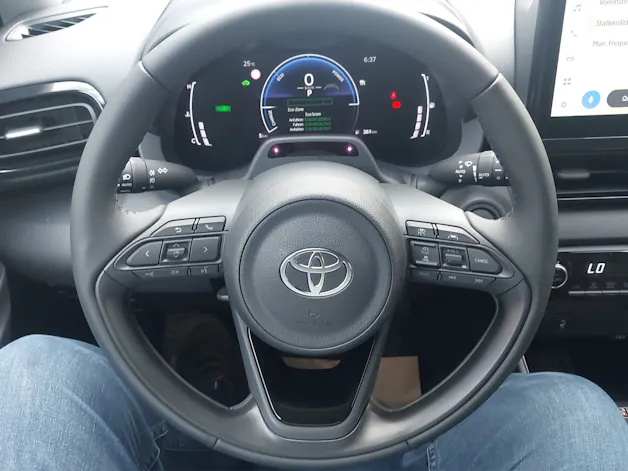 Toyota Yaris 1.5 VVT-i HSD Trend