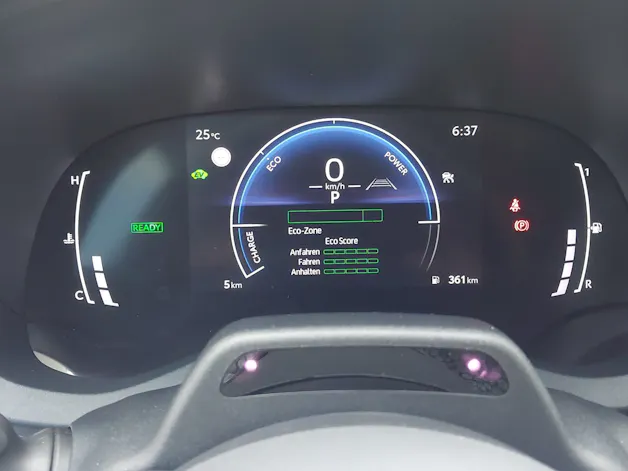 Toyota Yaris 1.5 VVT-i HSD Trend