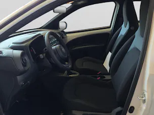 Toyota Aygo X 1.5 VVT-i HSD Comfort