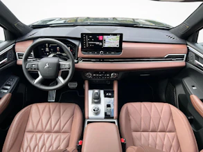 https://vehicle.imgix.net/4403641/349ce884-f397-40fb-89d8-a666fcbf1068.jpg