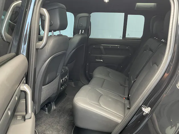 Land Rover Defender 110 2.0 P300e X-Dynamic HSE