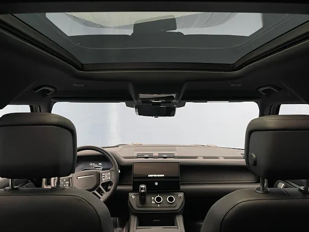 Land Rover Defender 110 2.0 P300e X-Dynamic HSE