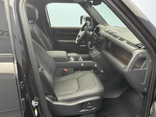 Land Rover Defender 110 2.0 P300e X-Dynamic HSE