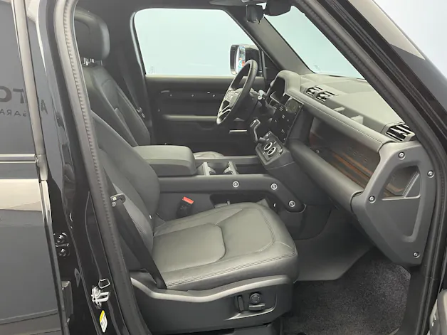 Land Rover Defender 110 2.0 P300e X-Dynamic HSE