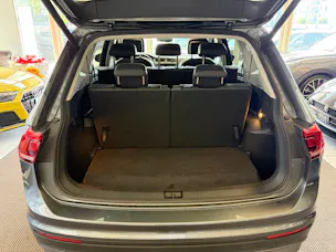 VW Tiguan Allspace 1.5TSI EVO Comfortline DSG | CH | Panorama | Leder Vienna | 7 Sitzer |