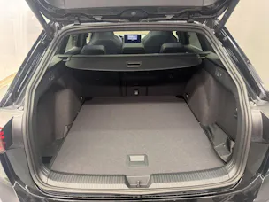 VW Golf VIII Variant 1.5 eTSI R-Line DSG
