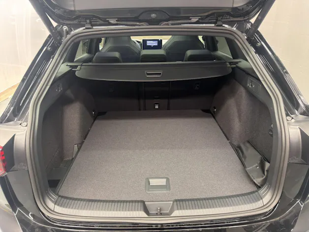 VW Golf VIII Variant 1.5 eTSI R-Line DSG