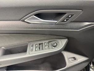 VW Golf VIII Variant 1.5 eTSI R-Line DSG