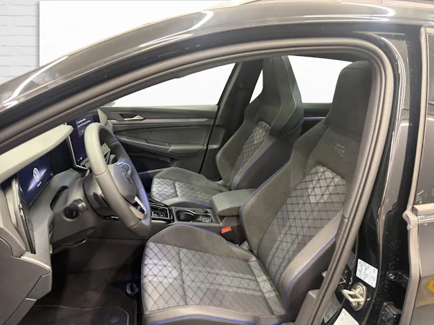 VW Golf VIII Variant 1.5 eTSI R-Line DSG