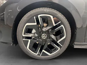 VW Golf VIII Variant 1.5 eTSI R-Line DSG