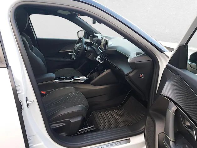 Peugeot 2008 1.2 Hybrid 145 GT