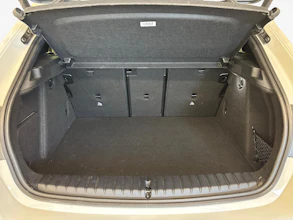 https://vehicle.imgix.net/4403934/0f83cf31-f80d-43cf-9e46-3e26b3644a1a.jpg