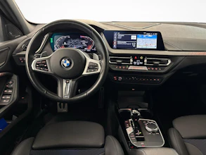 https://vehicle.imgix.net/4403934/9c431a3b-babe-402e-9091-d53fd640897c.jpg