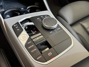https://vehicle.imgix.net/4403935/c887b349-5d39-48aa-b367-5095d26c476f.jpg