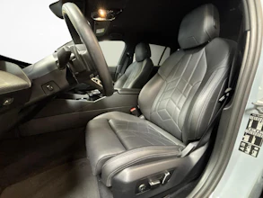 https://vehicle.imgix.net/4403936/1baf0f94-359f-4a06-9c9f-4437f32d5eca.jpg