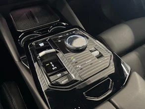 https://vehicle.imgix.net/4403936/813a21e8-80c9-4f3e-bf2e-8a268c10a6b9.jpg