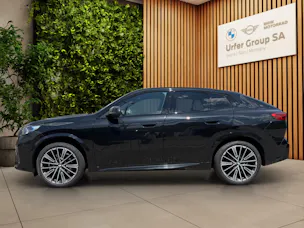 BMW 🆕 iX2 xDrive 30 Edition M Sport (CH) 🔋