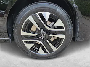 Peugeot 208 1.2 Hybrid Allure Premium