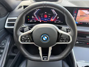 BMW 🆕 330e x DriveTouring Steptronic M Sport (CH) ⛽ + 🔌