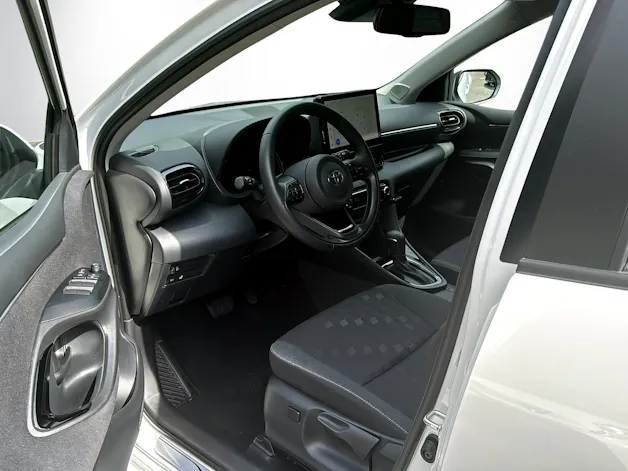 Toyota Yaris 1.5 VVT-i HSD Trend