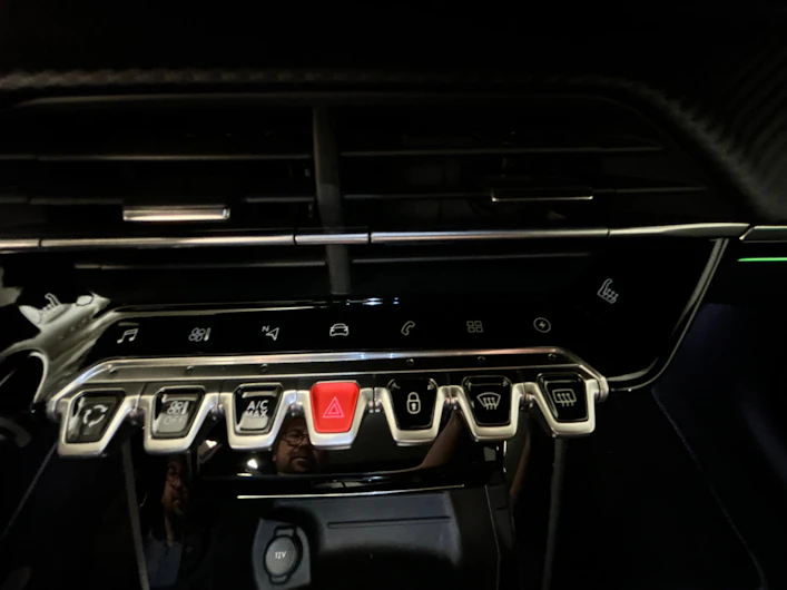 Fahrzeugbild PEUGEOT 208