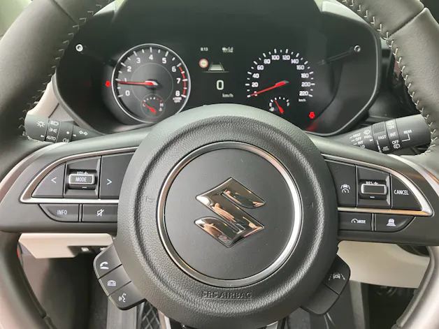 Suzuki Swift 1.2 Sakura Hybrid