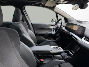https://vehicle.imgix.net/4404352/6fad7c1c-0575-4859-a647-31d8ea0a253b.jpg