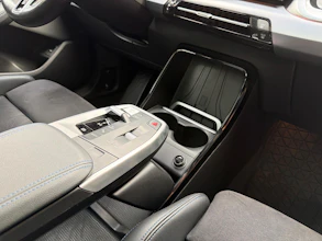 https://vehicle.imgix.net/4404352/e75a6793-9e7e-4c24-822f-b582c2280e67.jpg