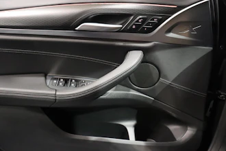 https://vehicle.imgix.net/4404420/fb3bced9-86d8-4305-8a30-96bffd3c1660.JPG