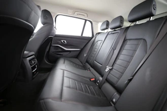 https://vehicle.imgix.net/4404428/986d2a15-fb07-4d47-afa1-6cd6711cfa39.jpg
