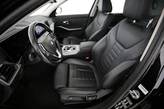 https://vehicle.imgix.net/4404428/dd95a66e-4a6e-4346-8e32-b8109c375ee3.jpg