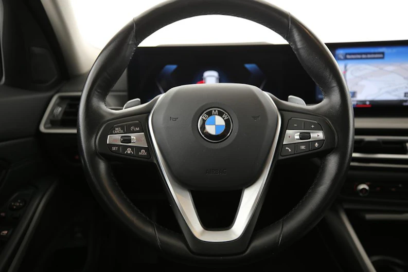 immagine del veicolo BMW 3 SERIES