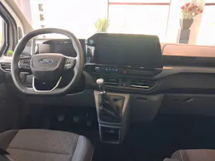 Ford Tourneo C Bus 320 L1 2.0 EcoBlue 136 Titanium