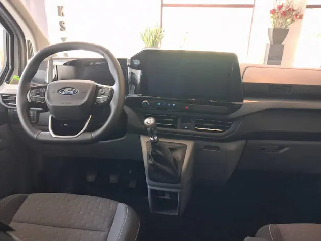 Ford Tourneo C Bus 320 L1 2.0 EcoBlue 136 Titanium
