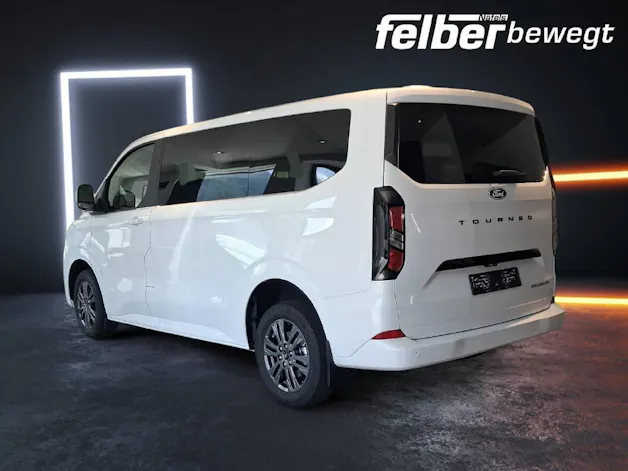 Ford Tourneo C Bus 320 L1 2.0 EcoBlue 136 Titanium
