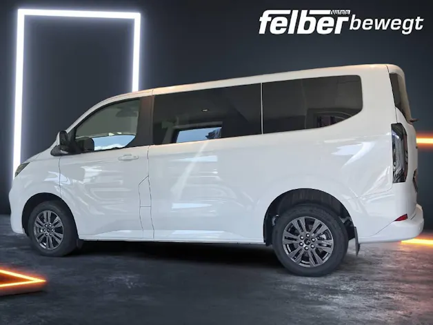 Ford Tourneo C Bus 320 L1 2.0 EcoBlue 136 Titanium