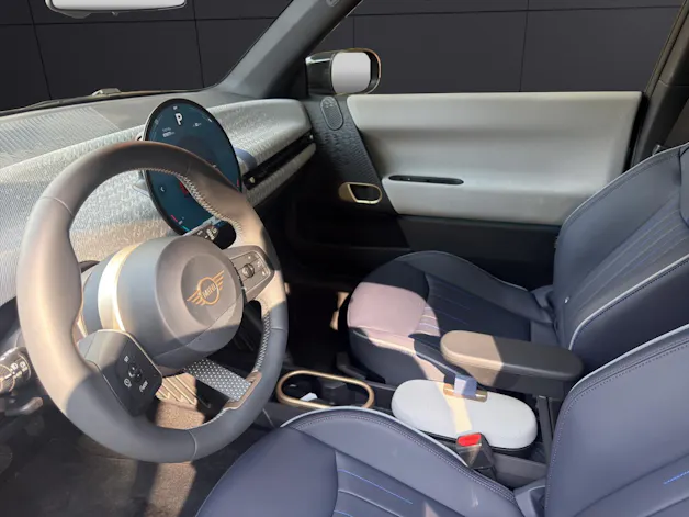 Mini J01 Cooper E