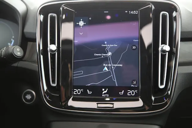 VOLVO XC40 1.5 T4 PiH Ultimate Dark