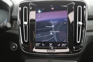 Fahrzeugbild VOLVO XC40 1.5 T4 PiH Ultimate Dark
