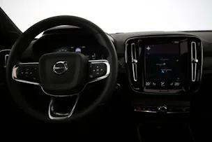 VOLVO XC40 1.5 T4 PiH Ultimate Dark