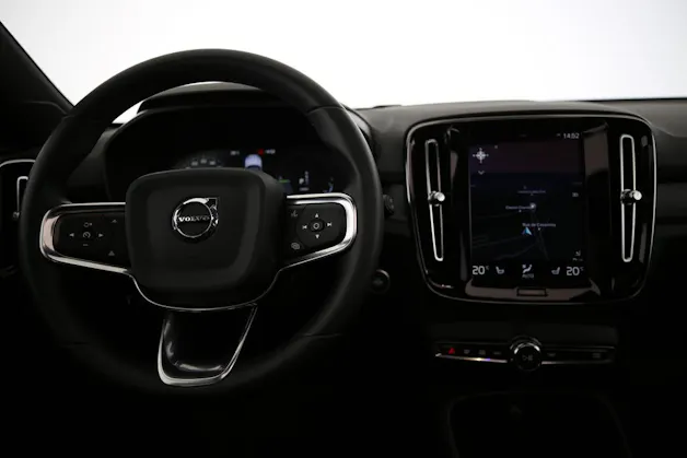 VOLVO XC40 1.5 T4 PiH Ultimate Dark