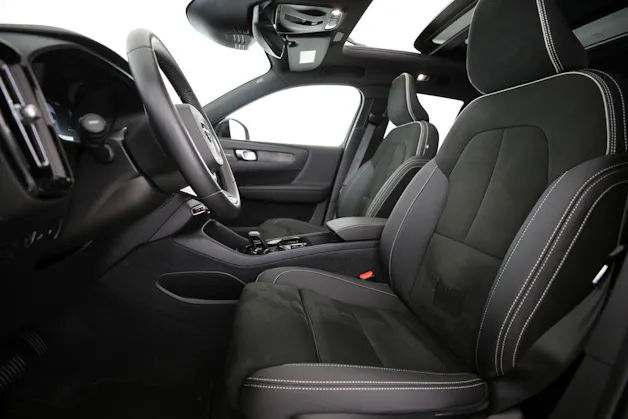 VOLVO XC40 1.5 T4 PiH Ultimate Dark