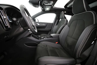 https://vehicle.imgix.net/4404564/ce06d0a7-0250-41a8-ba64-d004893201dc.jpg