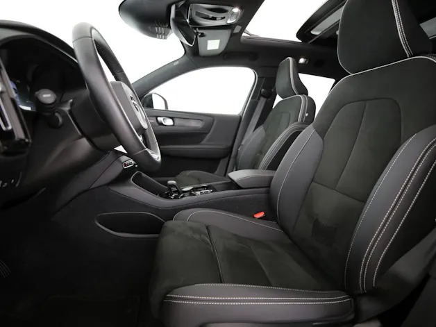 VOLVO XC40 1.5 T4 PiH Ultimate Dark