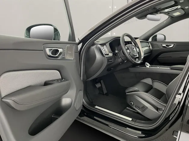 Volvo XC60 2.0 T6 TE Black Edition eAWD