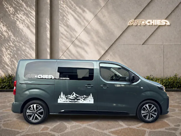 Peugeot Traveller Standard 2.2 BlueHDi 180 Family Edition S/S
